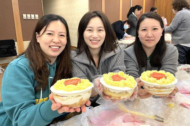 半岛·综合体育《繁花》同款蛋糕DIY、香薰蜡烛制作这里的白领女性欢度妇女节！(图2)