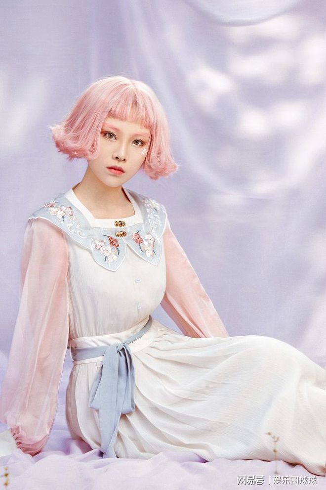 半岛·综合体育入口苏晗格非合作 新曲《逆光》会是下一个《明天你好》吗(图2)