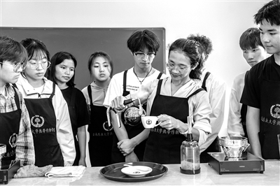 半岛·综合体育(中国)官方网站咖啡香里学知识(图1)