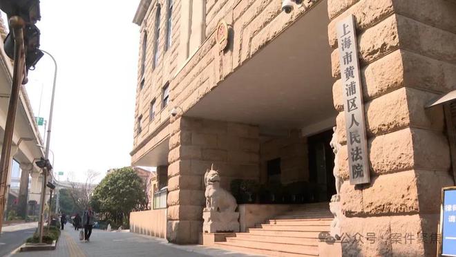 半岛·综合体育婚礼现场惊现不雅照！600人在场播了近半分钟新人忍无可忍！(图2)