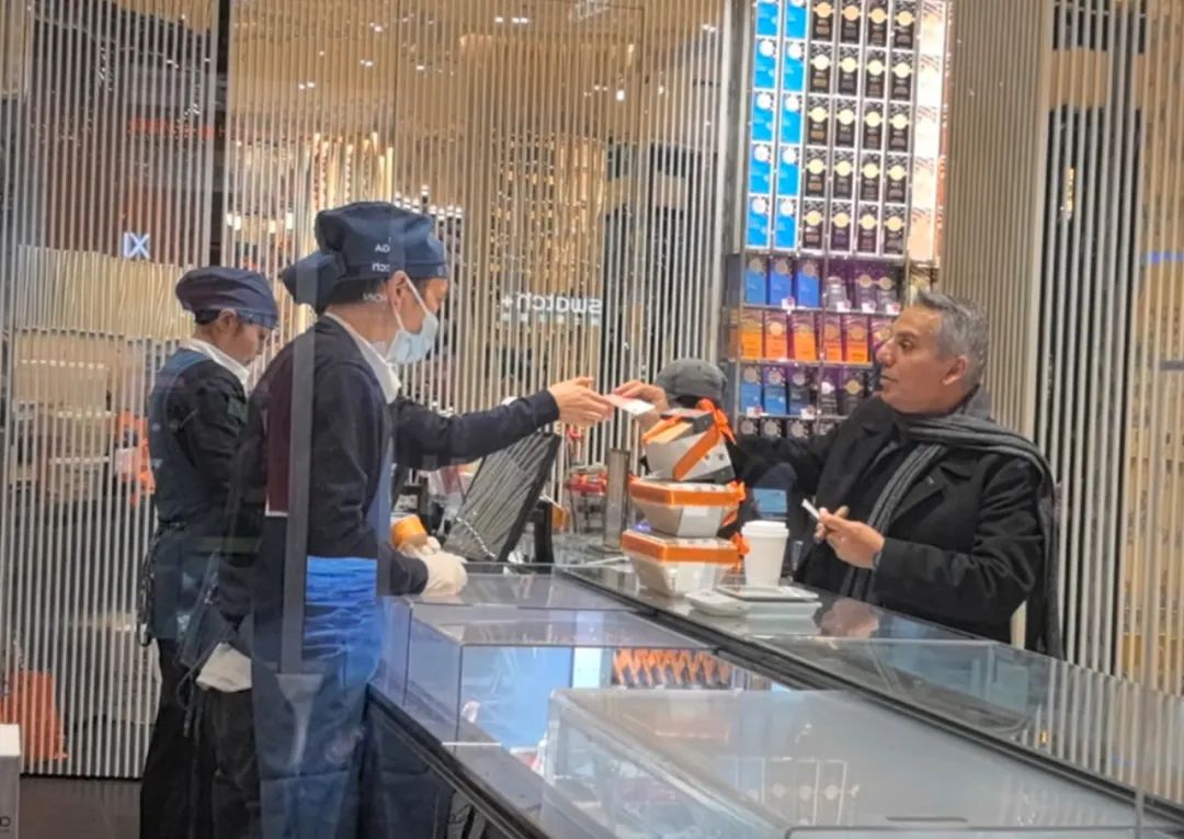 半岛·综合体育(中国)官方网站从路边摊到大饭店是什么“支付密码”可以通行魔都？(图6)